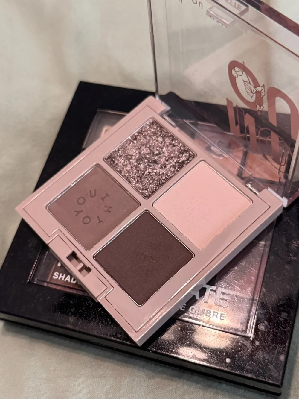 Bundle of 2 eyeshadow palette make up bundle